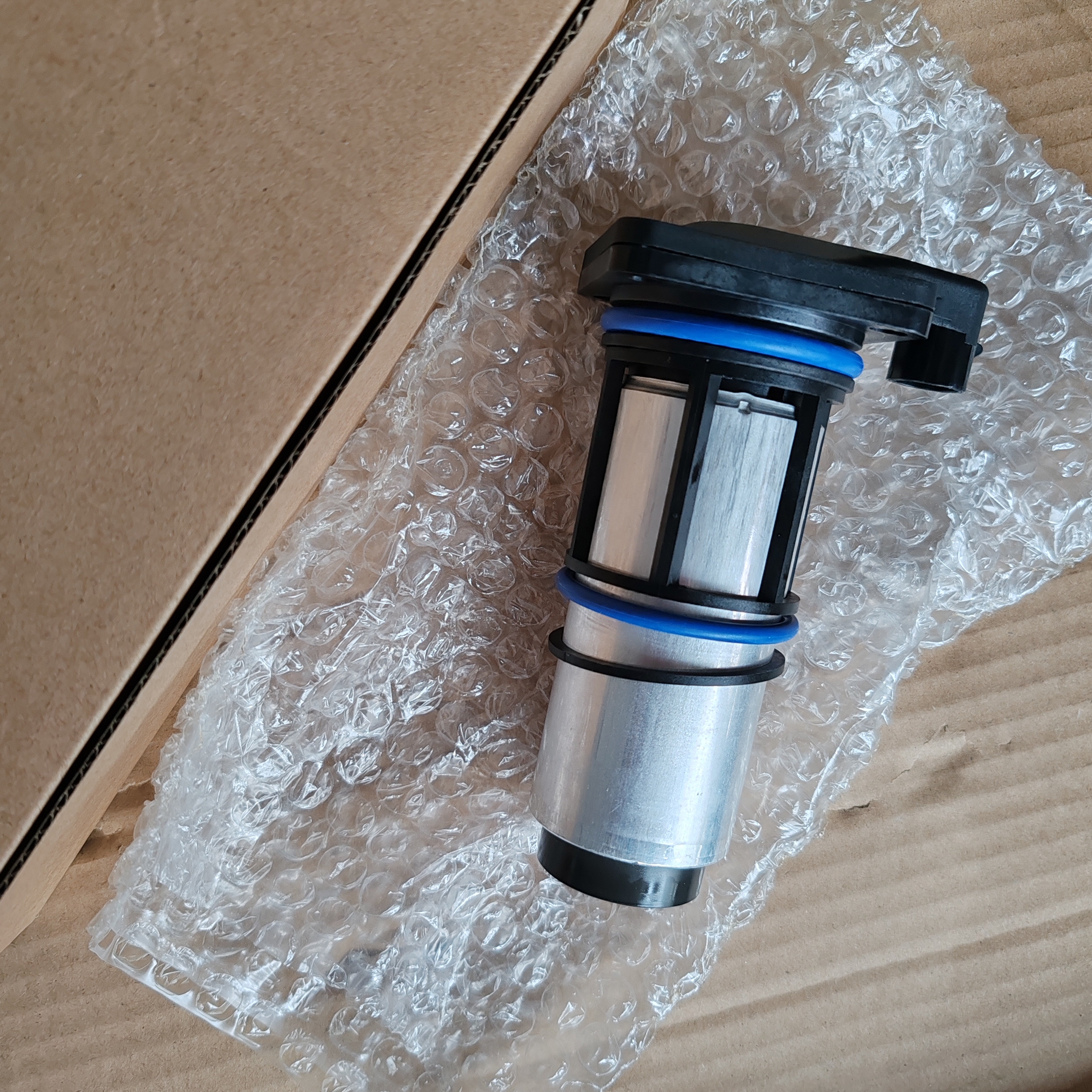 解放J6原厂油水分离器双芯电泵电机896