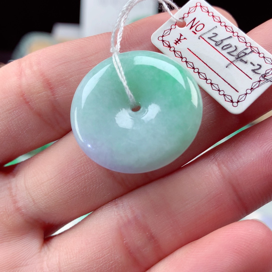 翡翠颈饰未镶嵌翡翠吊坠