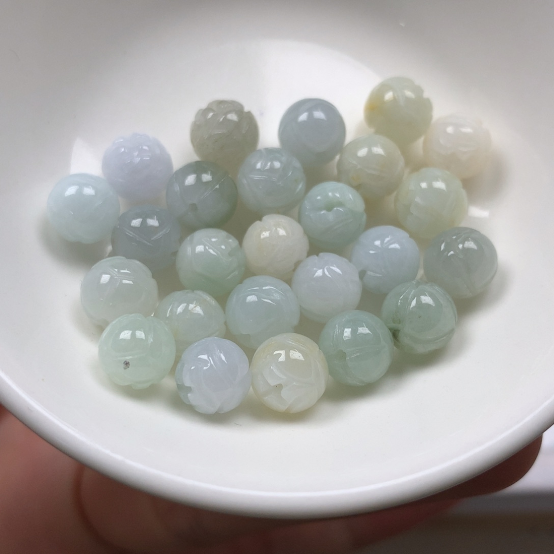 翡翠颈饰未镶嵌卡7➕。单圈。25颗。