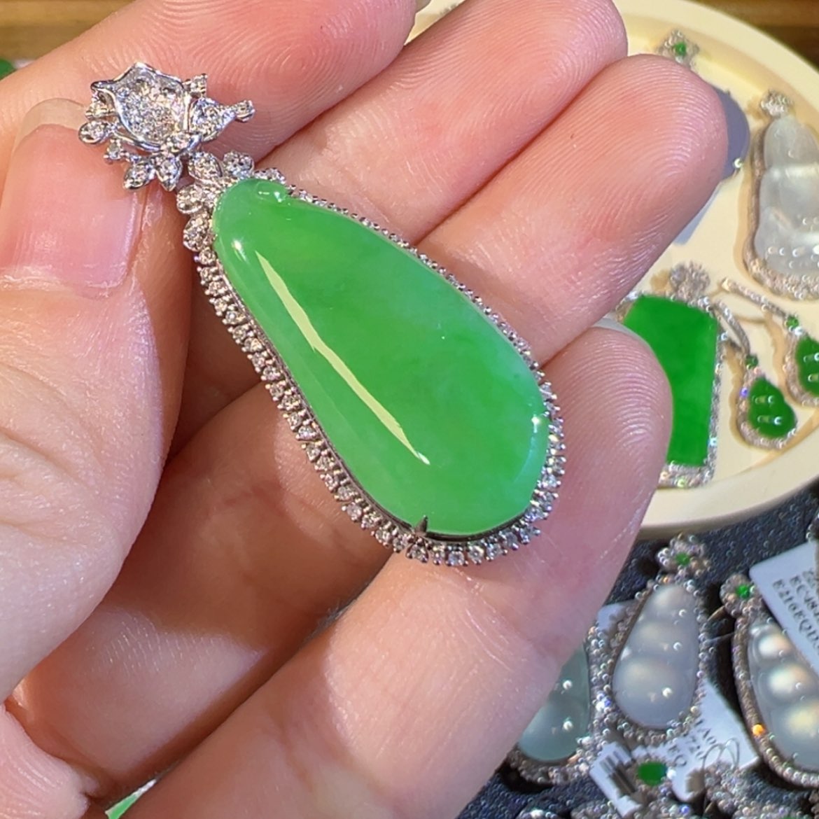 【闪购商品】翡翠颈饰18K金镶嵌缅甸翡翠福瓜