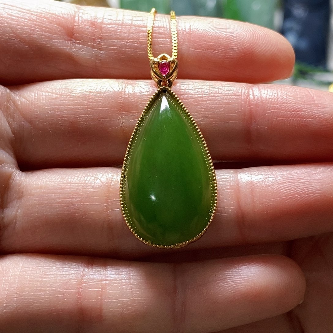 和田玉颈饰18K金镶嵌