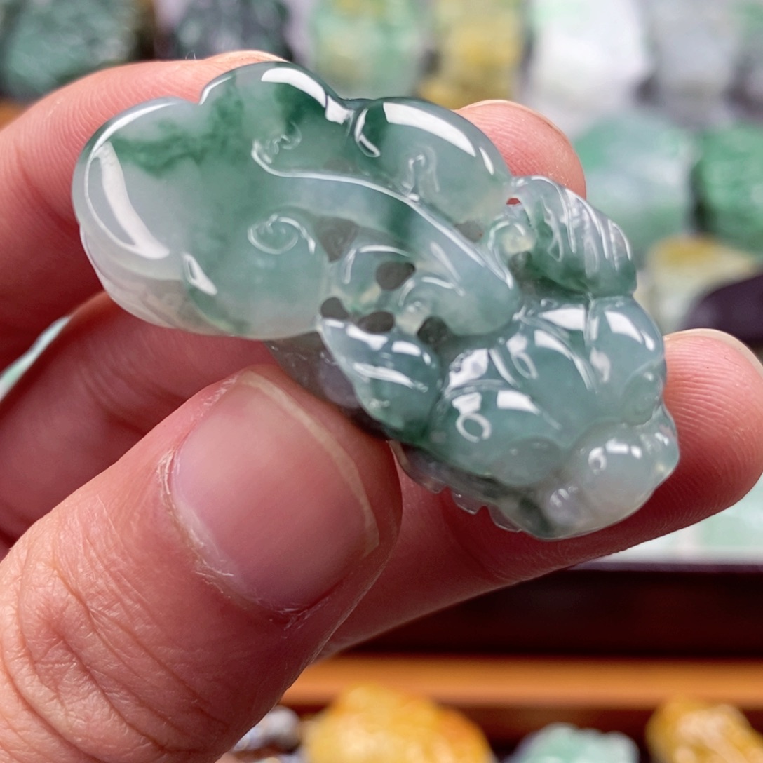 翡翠颈饰未镶嵌翡翠