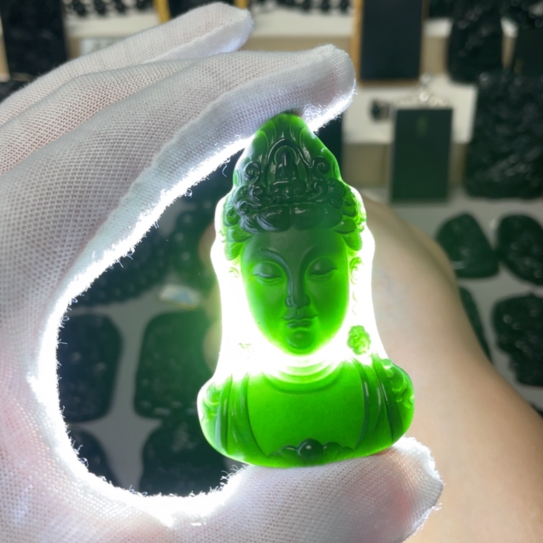 蛇纹石玉未镶嵌吊坠
