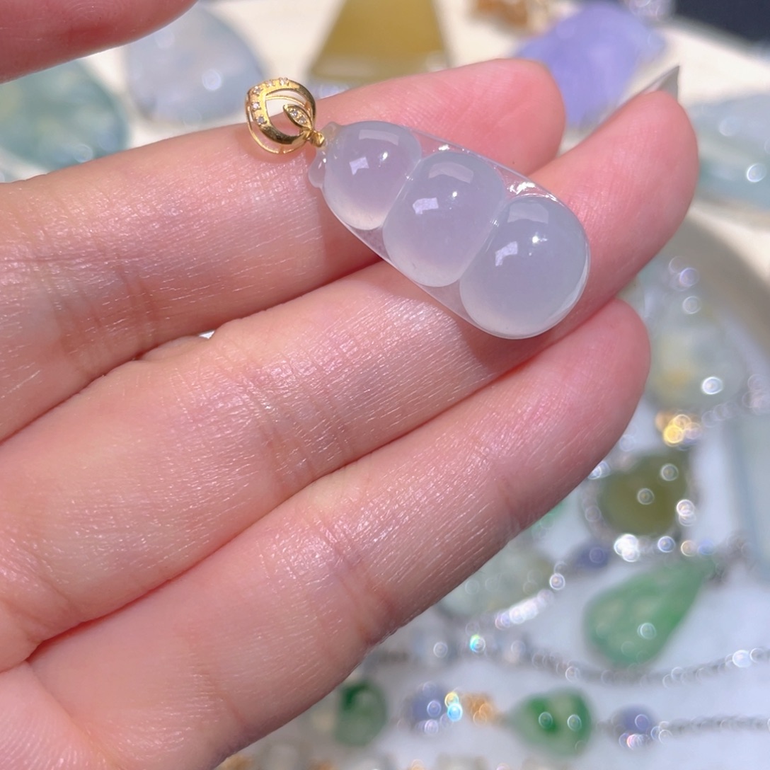 颈饰18K金镶嵌翡翠翡翠