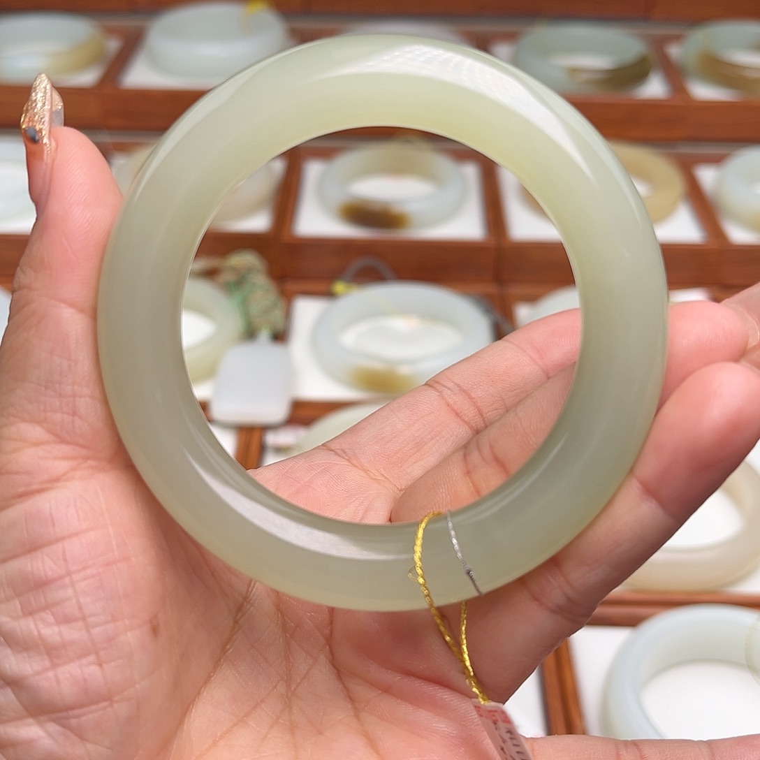 和田玉手镯未镶嵌54.6