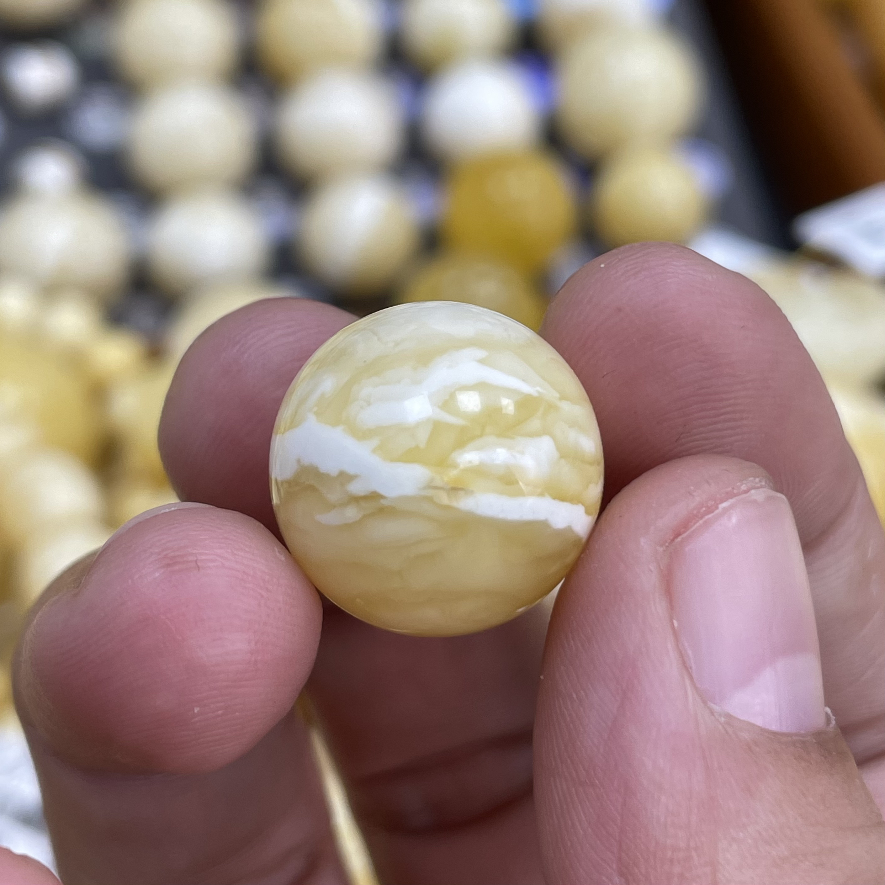 魔梵珠宝｜17mm俄料天然蜜蜡 瑕疵瓷白妖花福利款