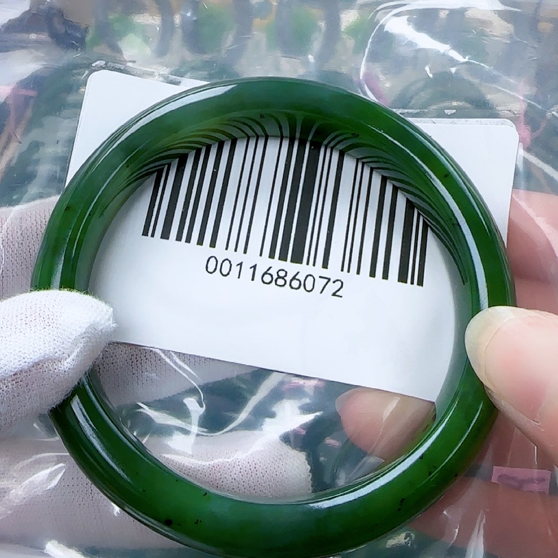 和田玉（碧玉）手镯未镶嵌63包容