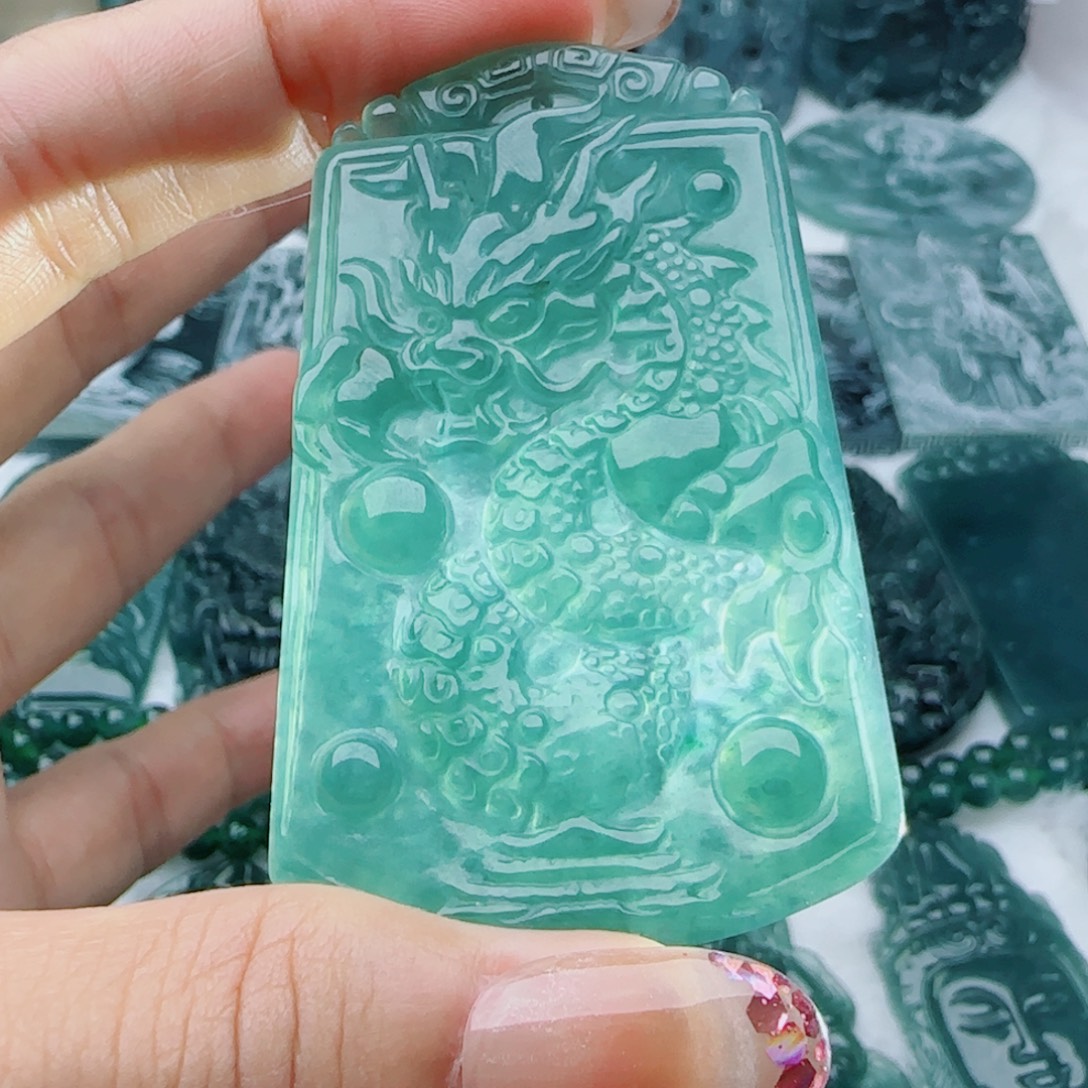 颈饰未镶嵌翡翠多样性发货天然的A货翡翠