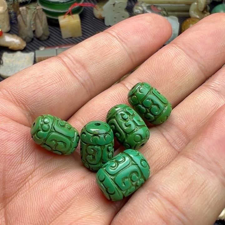 摆件摆件……………………