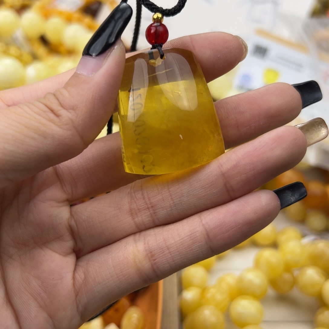 琥珀珠宝奇石未镶嵌