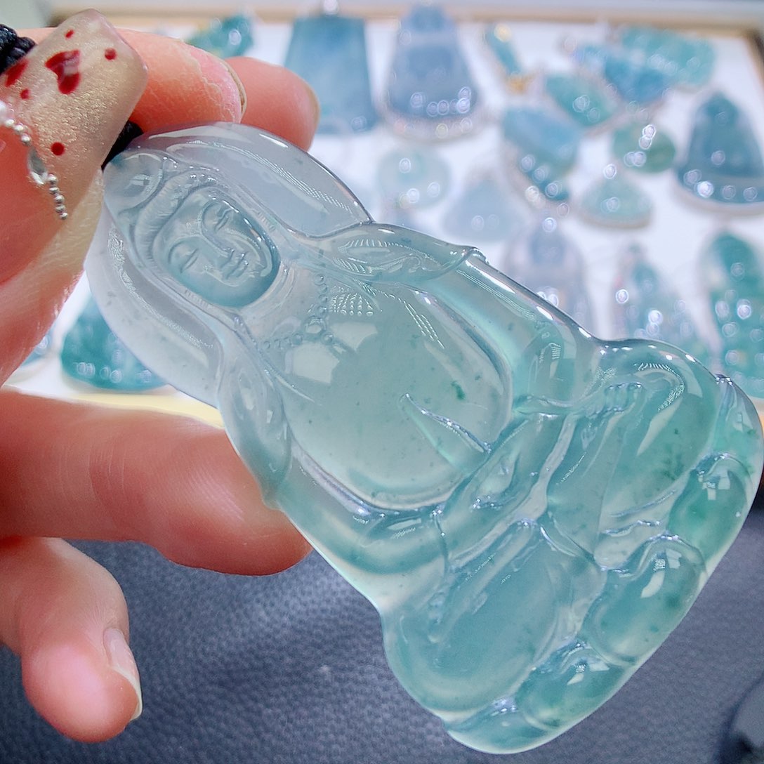 翡翠颈饰未镶嵌翡翠