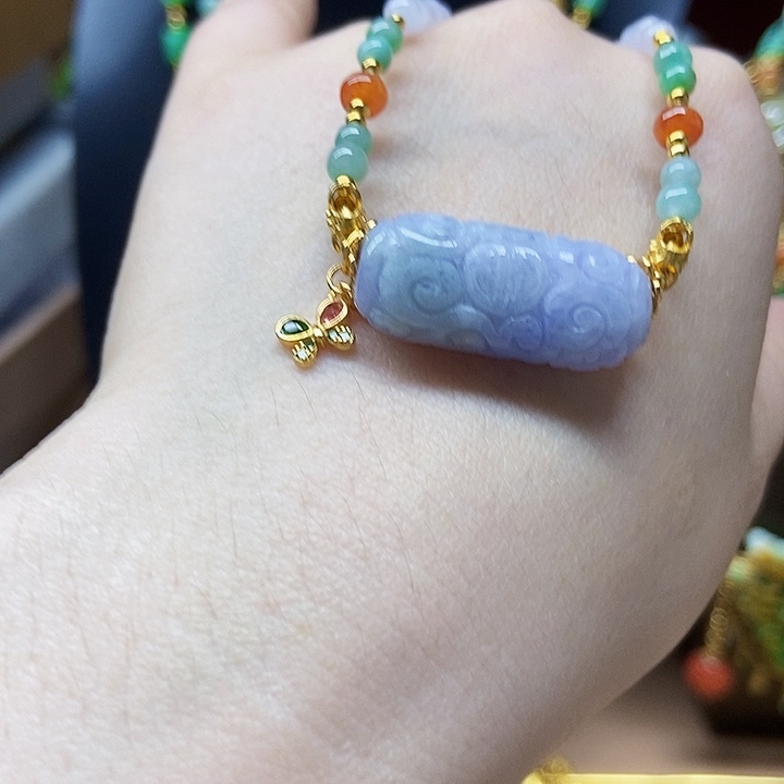 翡翠未镶嵌颈饰吊坠