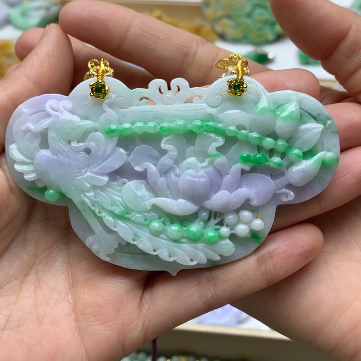 翡翠颈饰未镶嵌翡翠