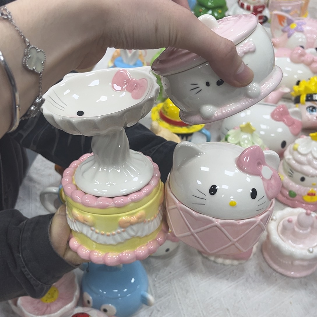 紫砂茶盘玩游戏的时候