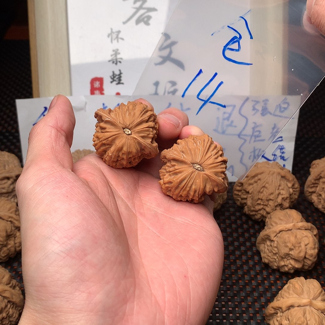 文玩核桃把件八方客文玩111111