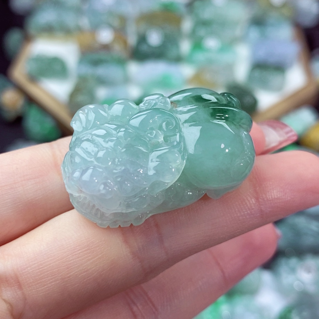翡翠颈饰未镶嵌天然