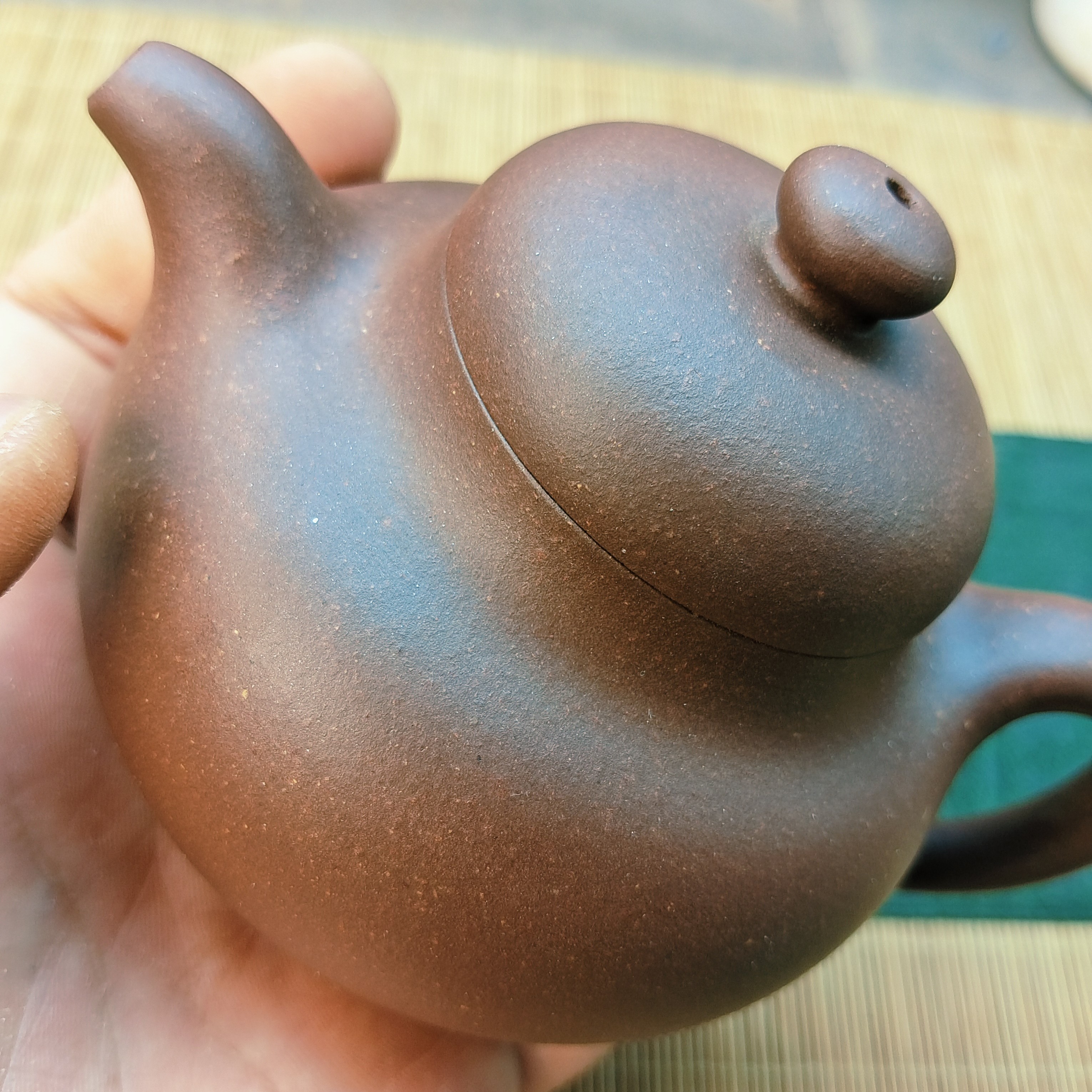 宜兴原矿紫砂壶紫泥高温柿园 245 mL 精工半手 8241