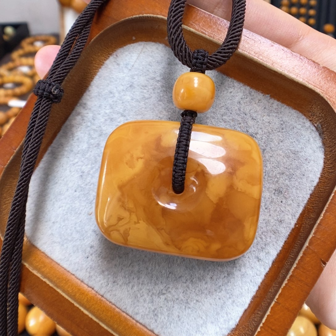 蜜蜡颈饰未镶嵌蜜蜡