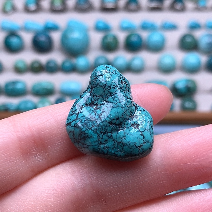 绿松石颈饰未镶嵌