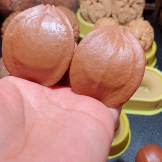 文玩核桃把件异型三角橄榄