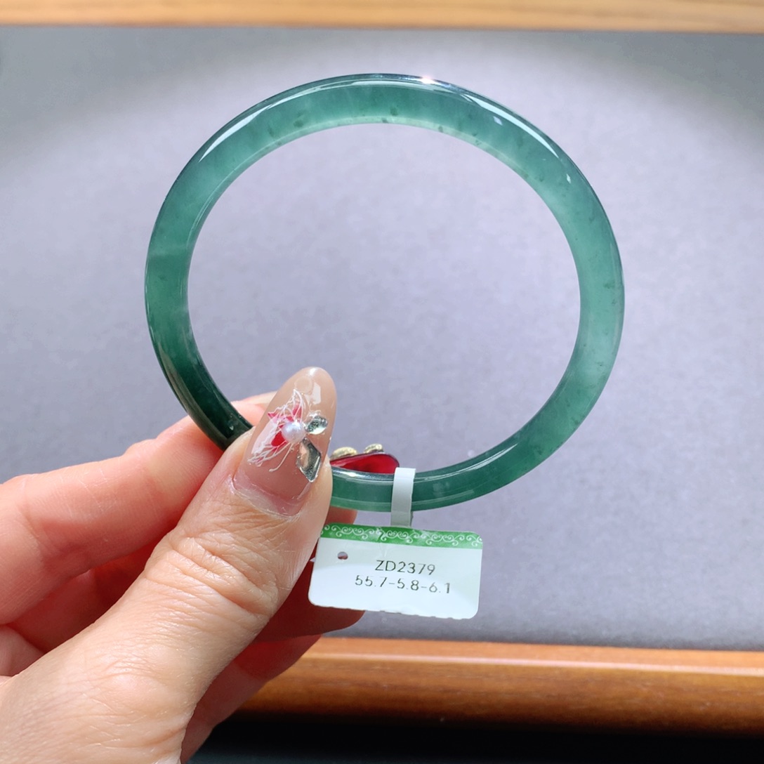 翡翠手镯未镶嵌天然翡翠手镯叮当镯