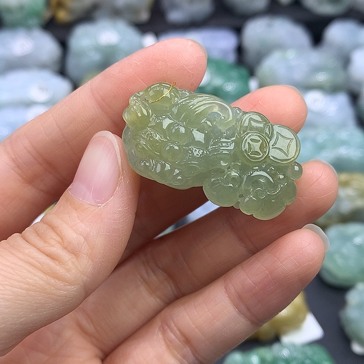 翡翠未镶嵌颈饰天然缅甸A货翡翠貔貅吊坠