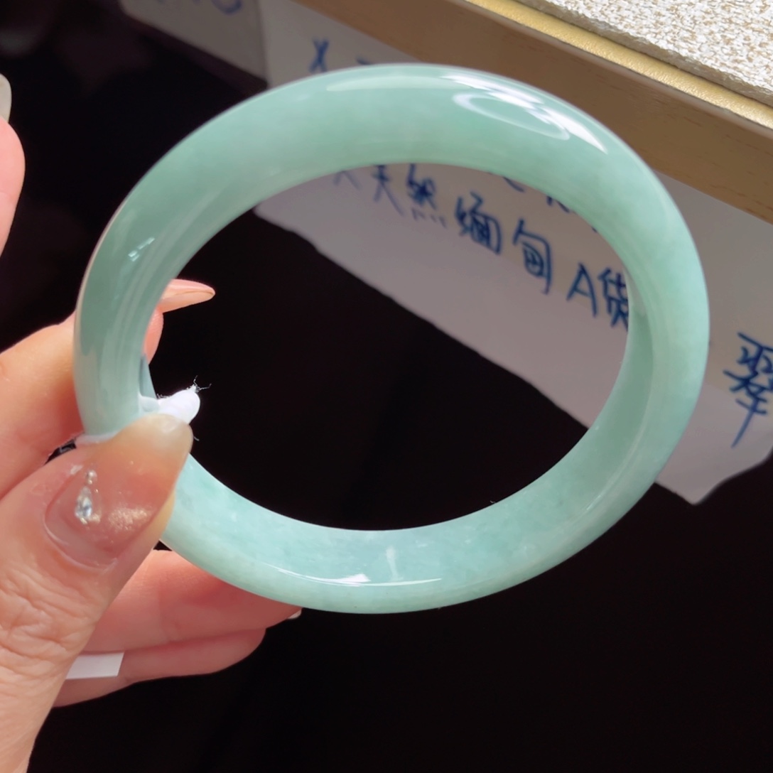 翡翠未镶嵌手镯手镯