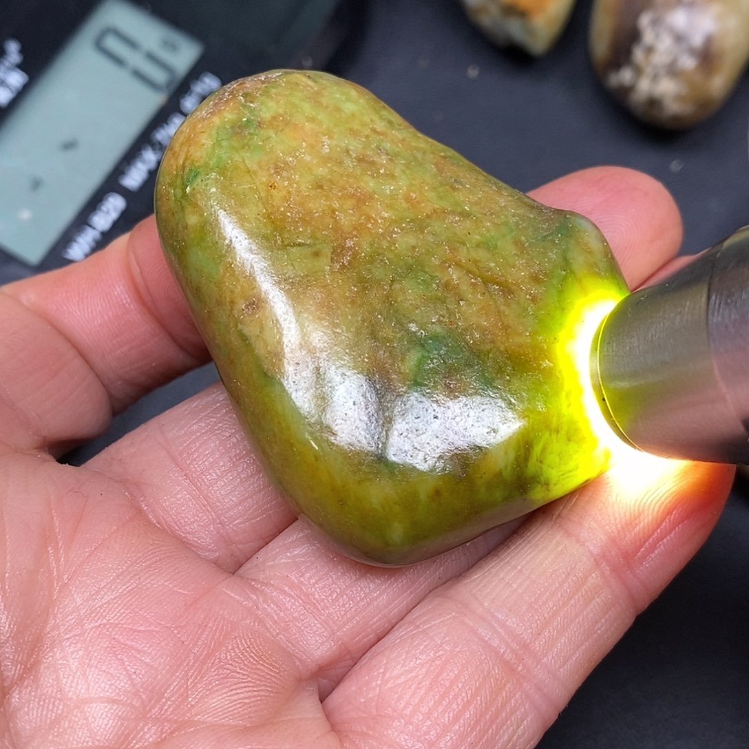 和田玉未镶嵌珠宝奇石