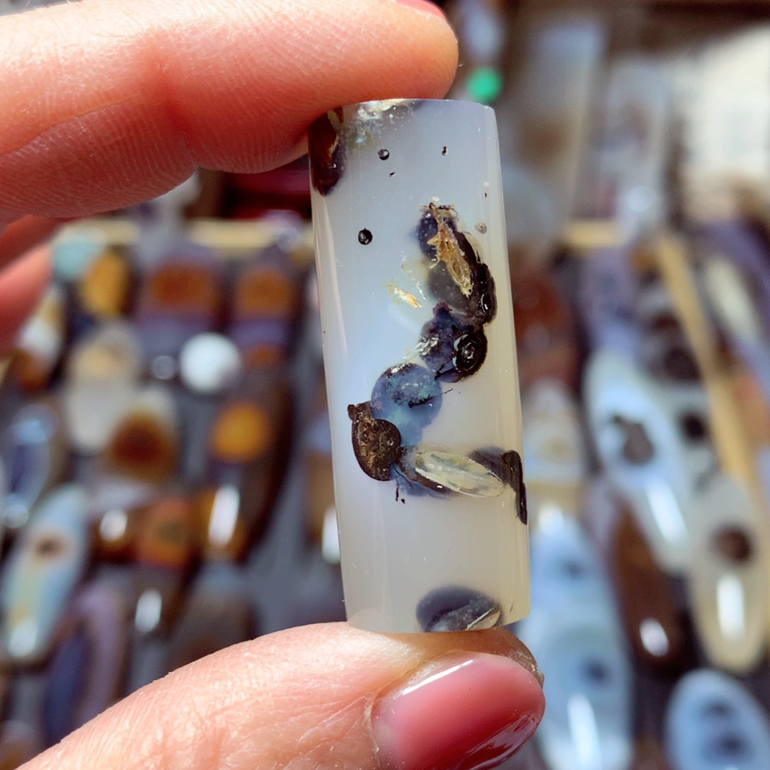 玛瑙/玉髓颈饰未镶嵌