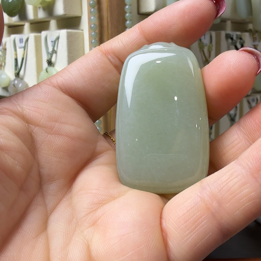 用***1和田玉未镶嵌颈饰