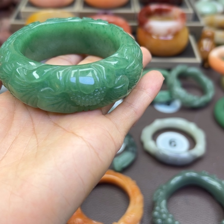 未镶嵌手镯石英岩玉紫*沫