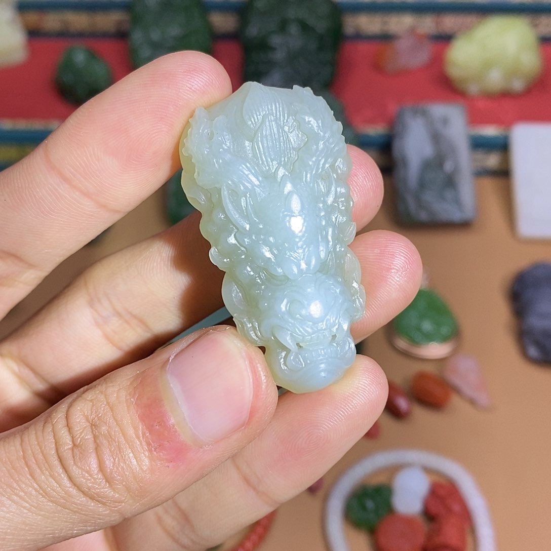 和田玉颈饰未镶嵌仿古龙