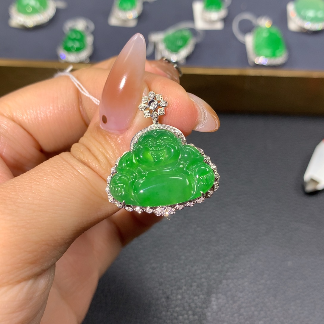 翡翠颈饰18K金镶嵌翡翠