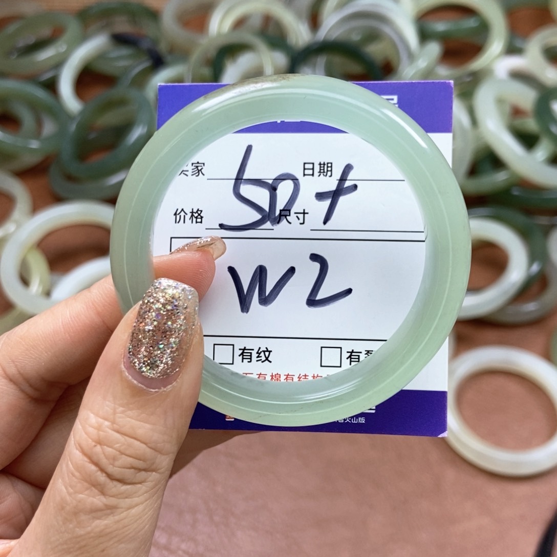岫玉手镯手镯未镶嵌
