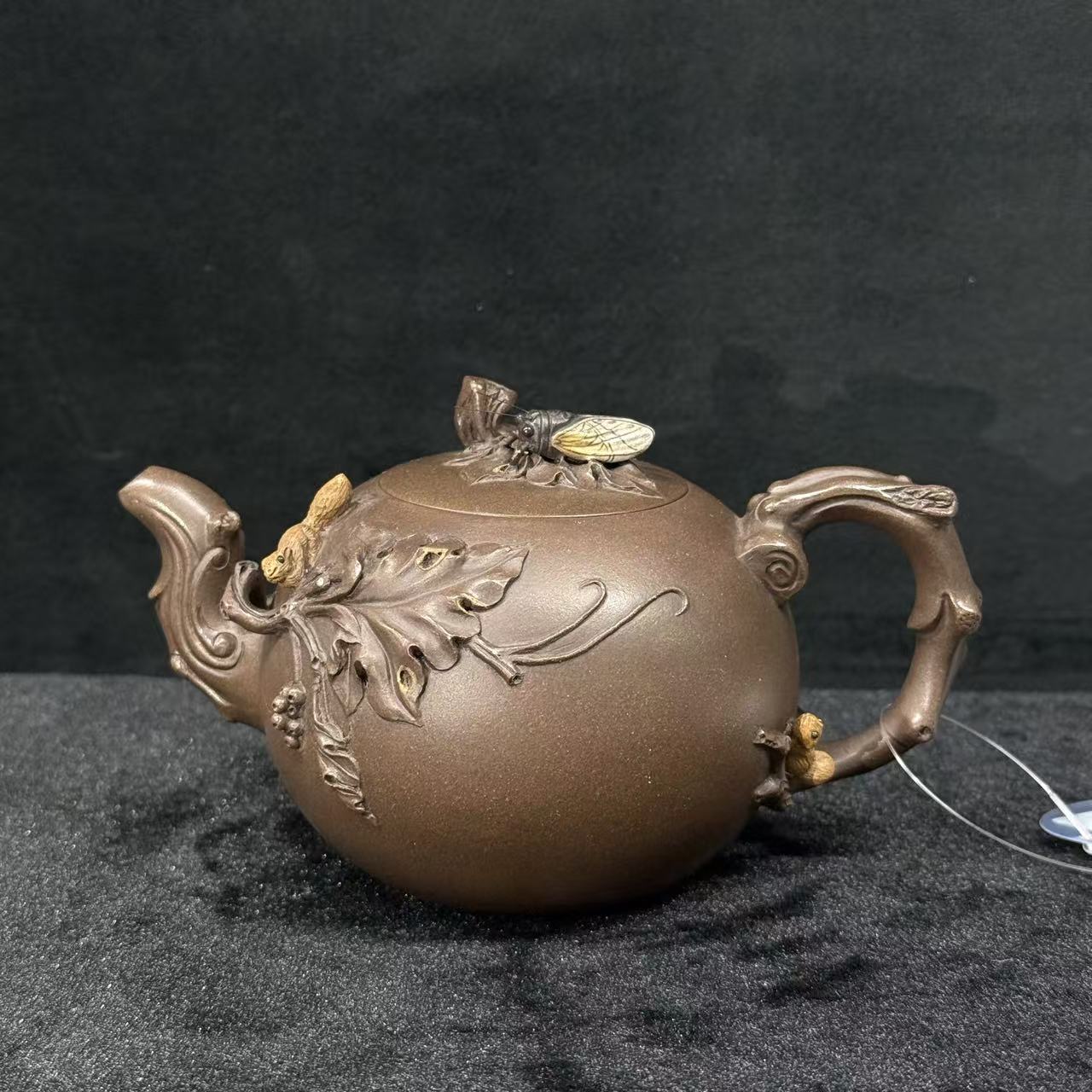 87/162652/蒋锡坤/紫砂壶松鼠葡萄/深井老紫泥