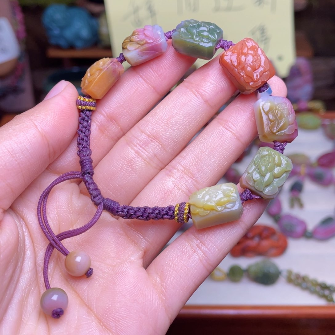 玛瑙/玉髓珠宝半成品未镶嵌盐源玛瑙牡丹花老矿料手串