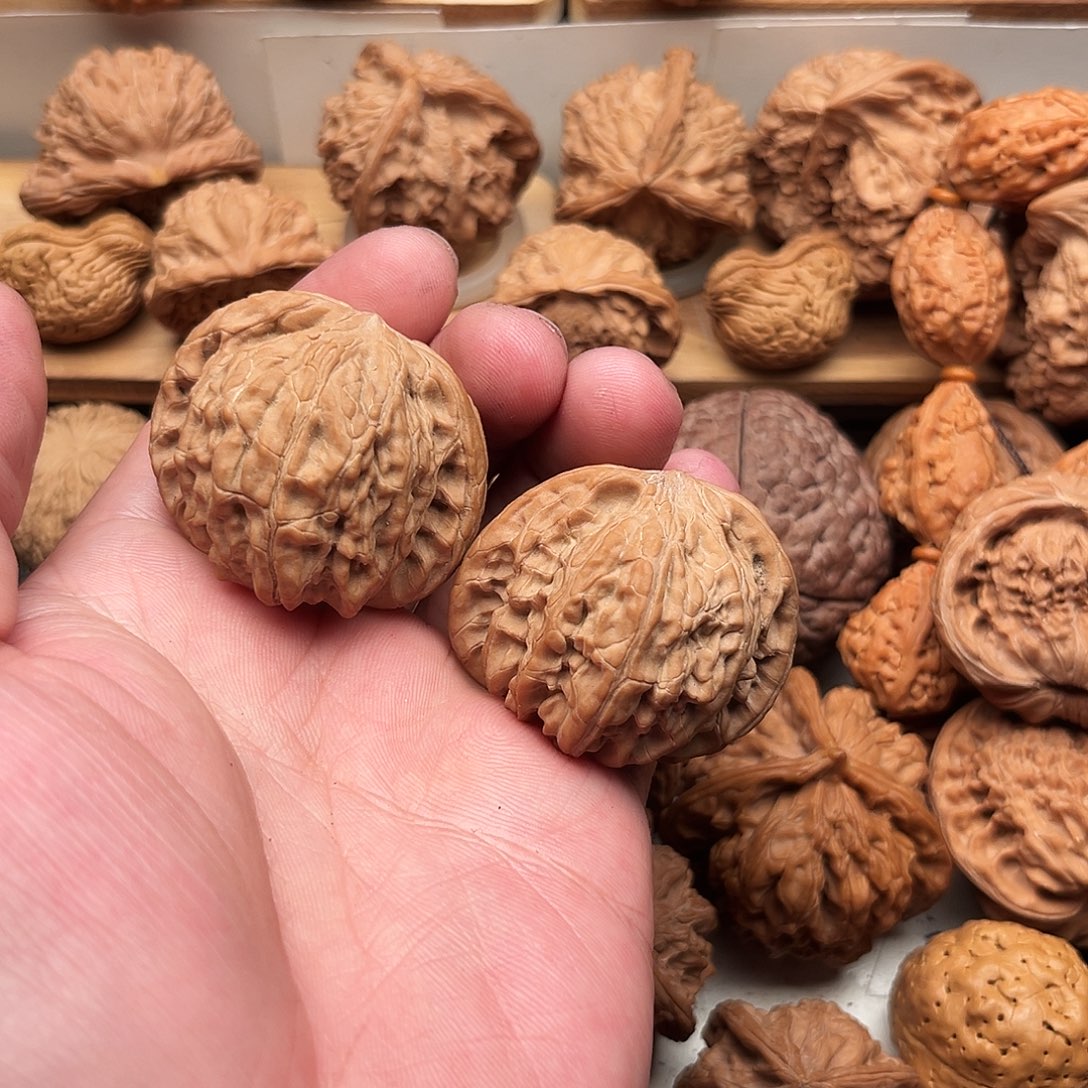 嘉***嘉吊坠文玩核桃磨盘