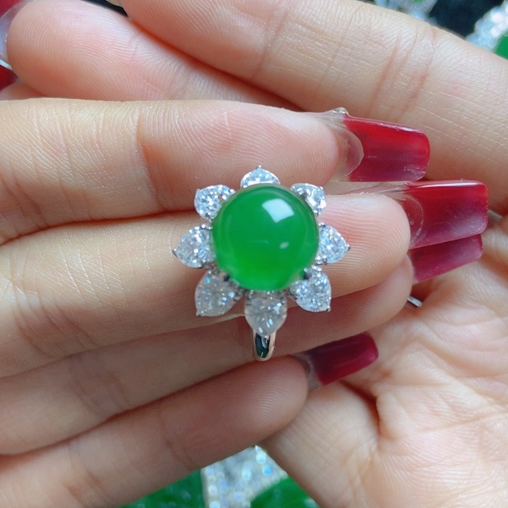 翡翠颈饰18K金镶嵌           19