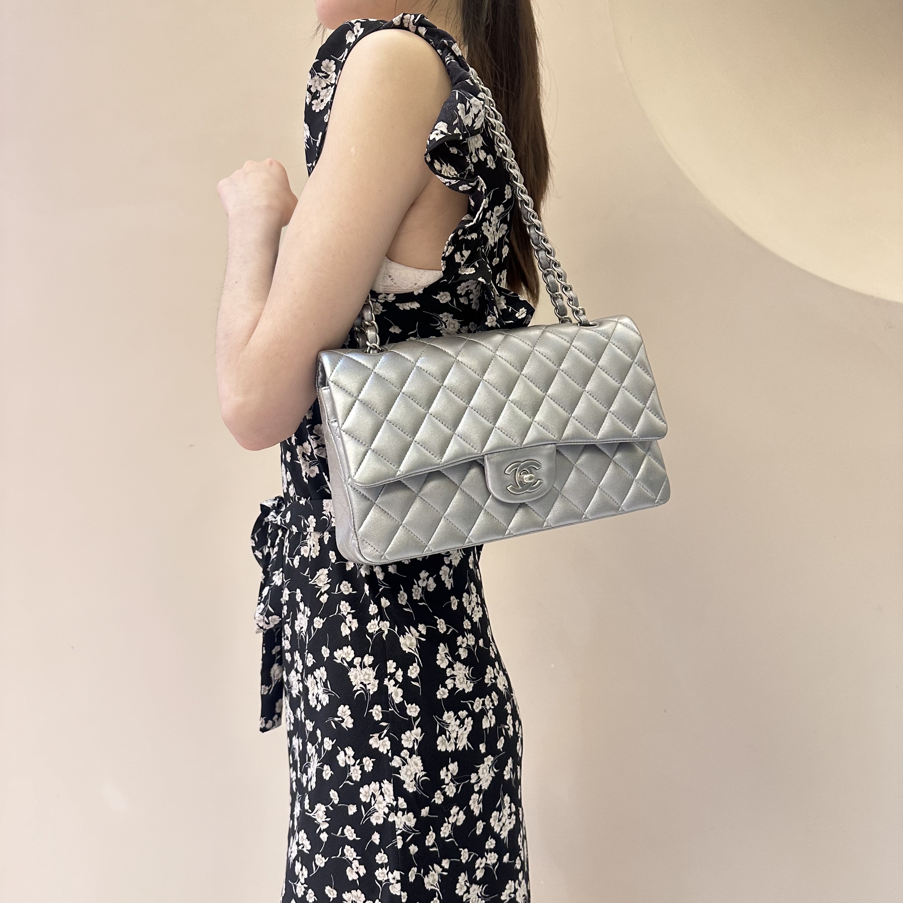 95新 Chanel/香奈儿 珠光银中号CF单肩斜挎包