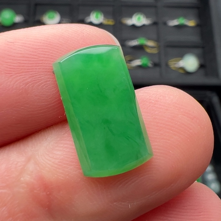 翡翠未镶嵌颈饰马鞍15.9 