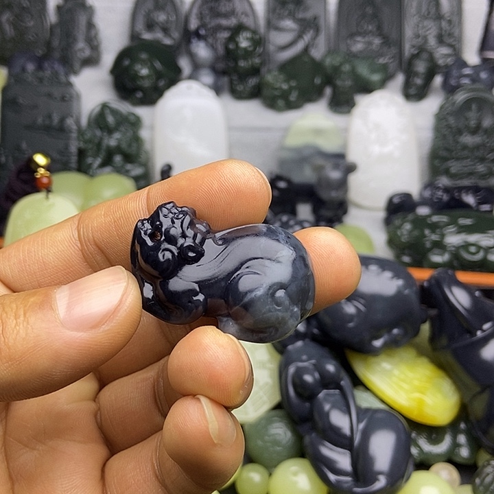 和田玉未镶嵌颈饰