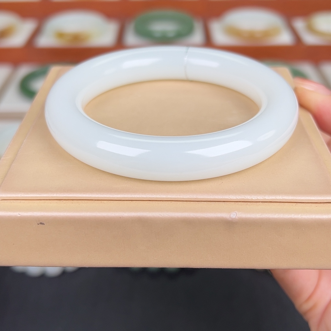 和田玉未镶嵌手镯和田玉白玉手镯