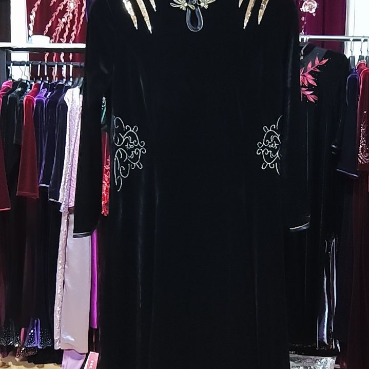 黑色金丝绒刺绣长款改良旗袍裙3XL125-135斤左右