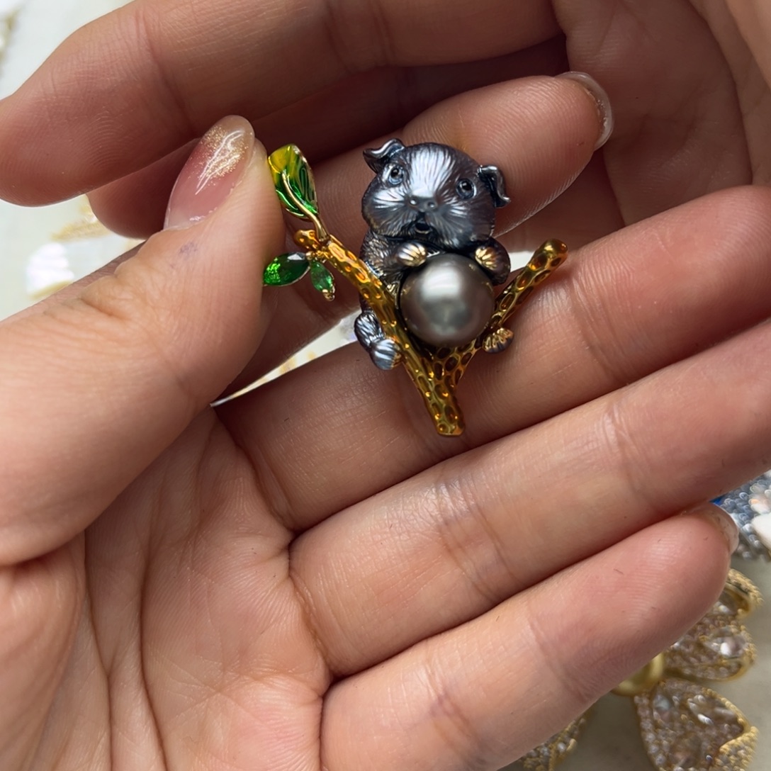 海水珍珠合金胸针