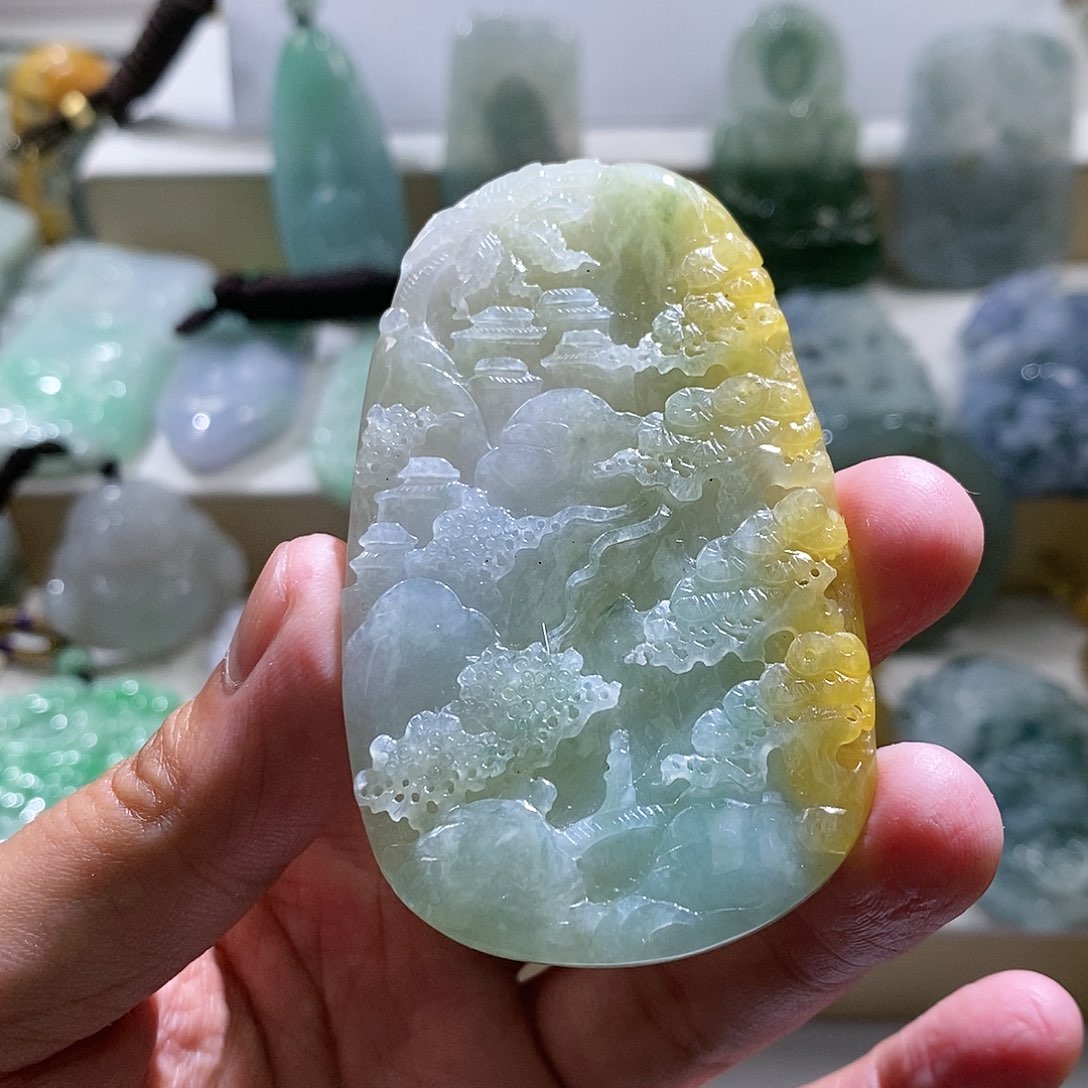 【闪购商品】翡翠颈饰未镶嵌山水