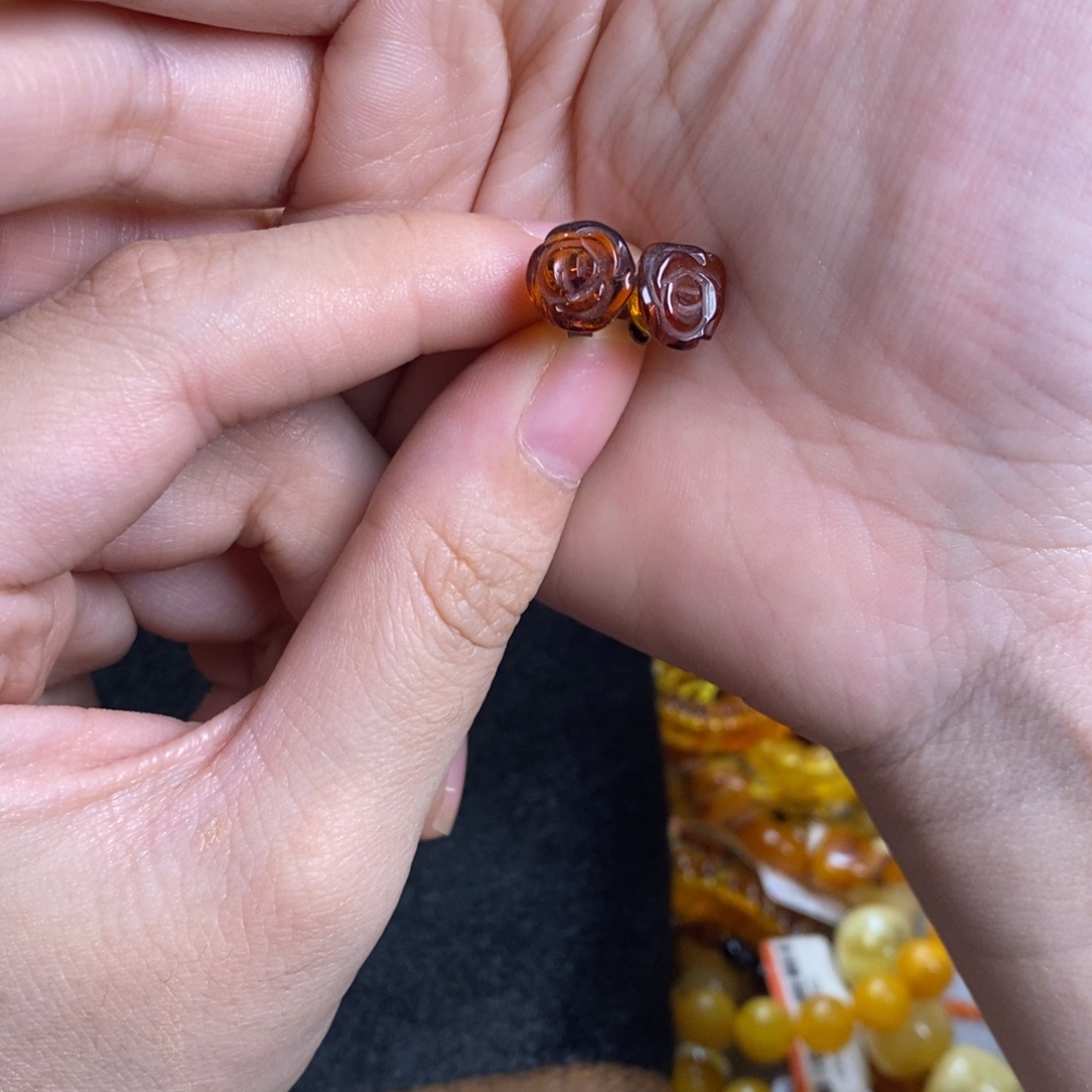 琥珀未镶嵌珠宝奇石