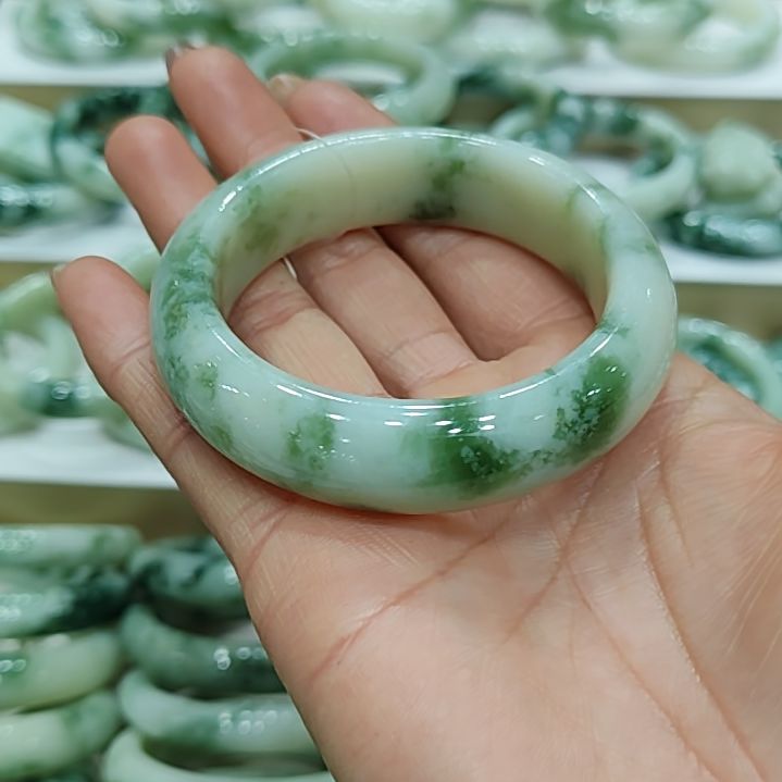 透闪石-蛇纹石玉手镯未镶嵌果*
