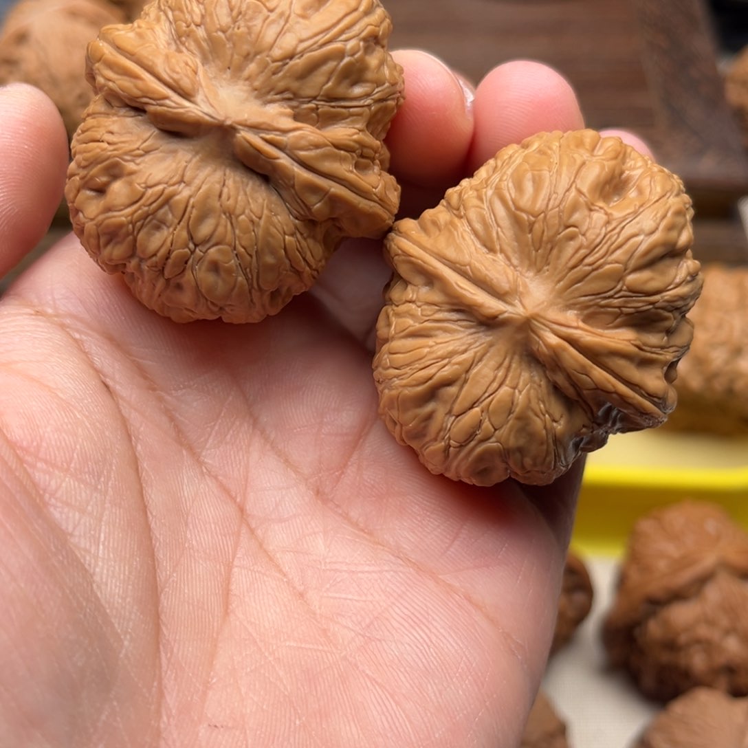 【闪购商品】黎****）文玩核桃手把件43元宝