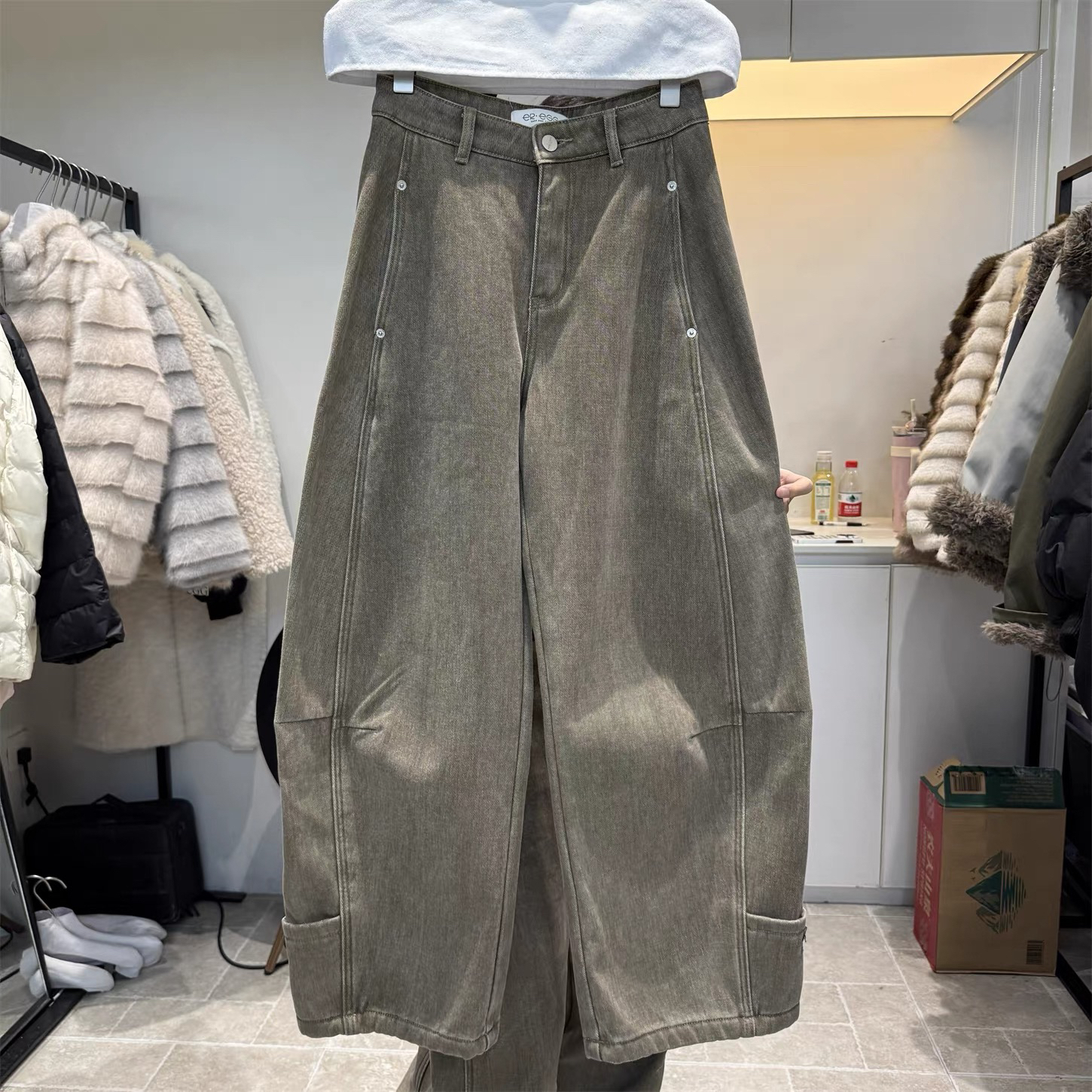 韩国拆包显瘦工装风高腰设计感宽松阔腿弯刀裤牛仔裤 巨巨巨好看