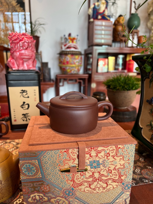 （汉瓦壶）黄龙山底槽清.160c.汉瓦紫砂壶